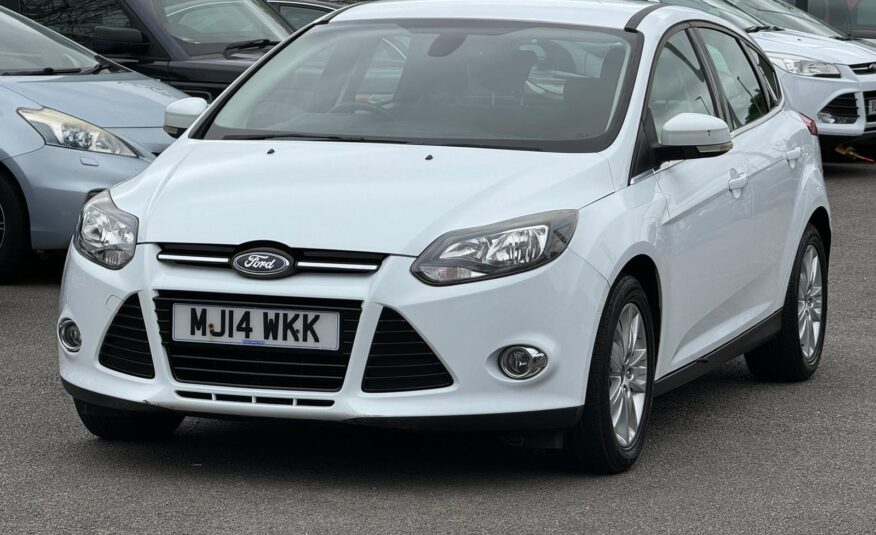 Ford Focus 1.0T EcoBoost Titanium Navigator Euro 5 (s/s) 5dr