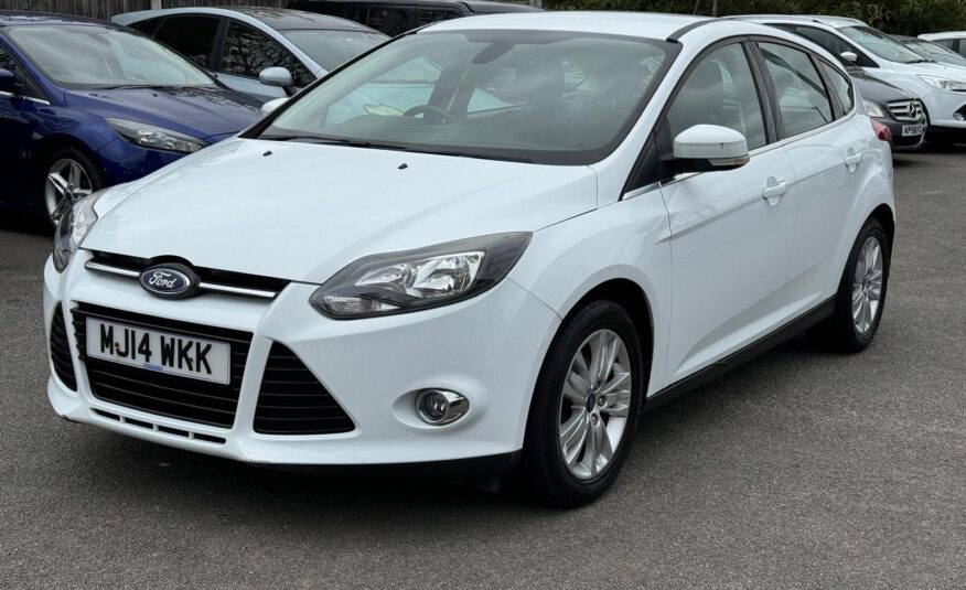 Ford Focus 1.0T EcoBoost Titanium Navigator Euro 5 (s/s) 5dr