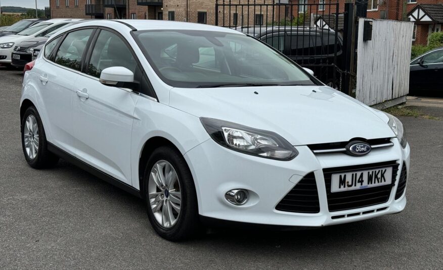 Ford Focus 1.0T EcoBoost Titanium Navigator Euro 5 (s/s) 5dr