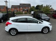 Ford Focus 1.0T EcoBoost Titanium Navigator Euro 5 (s/s) 5dr