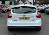 Ford Focus 1.0T EcoBoost Titanium Navigator Euro 5 (s/s) 5dr