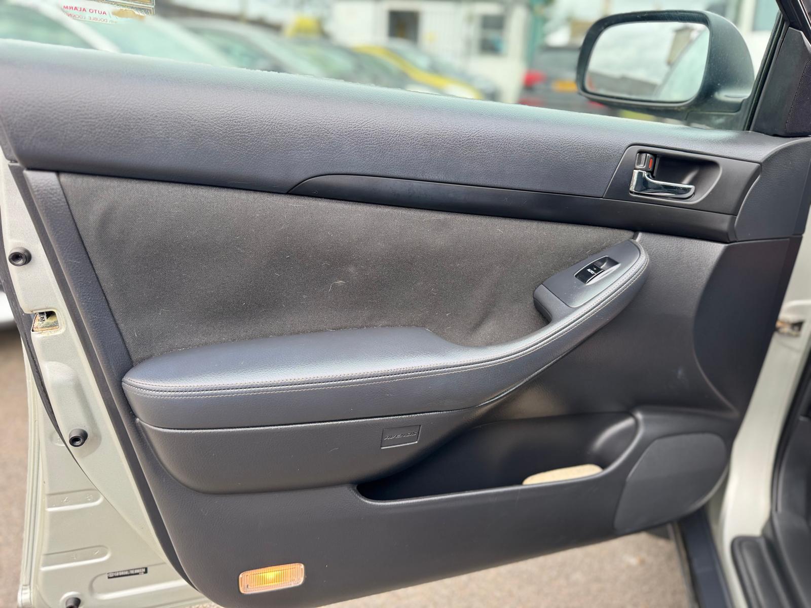 Toyota Avensis 1.8 VVT-i T2 5dr