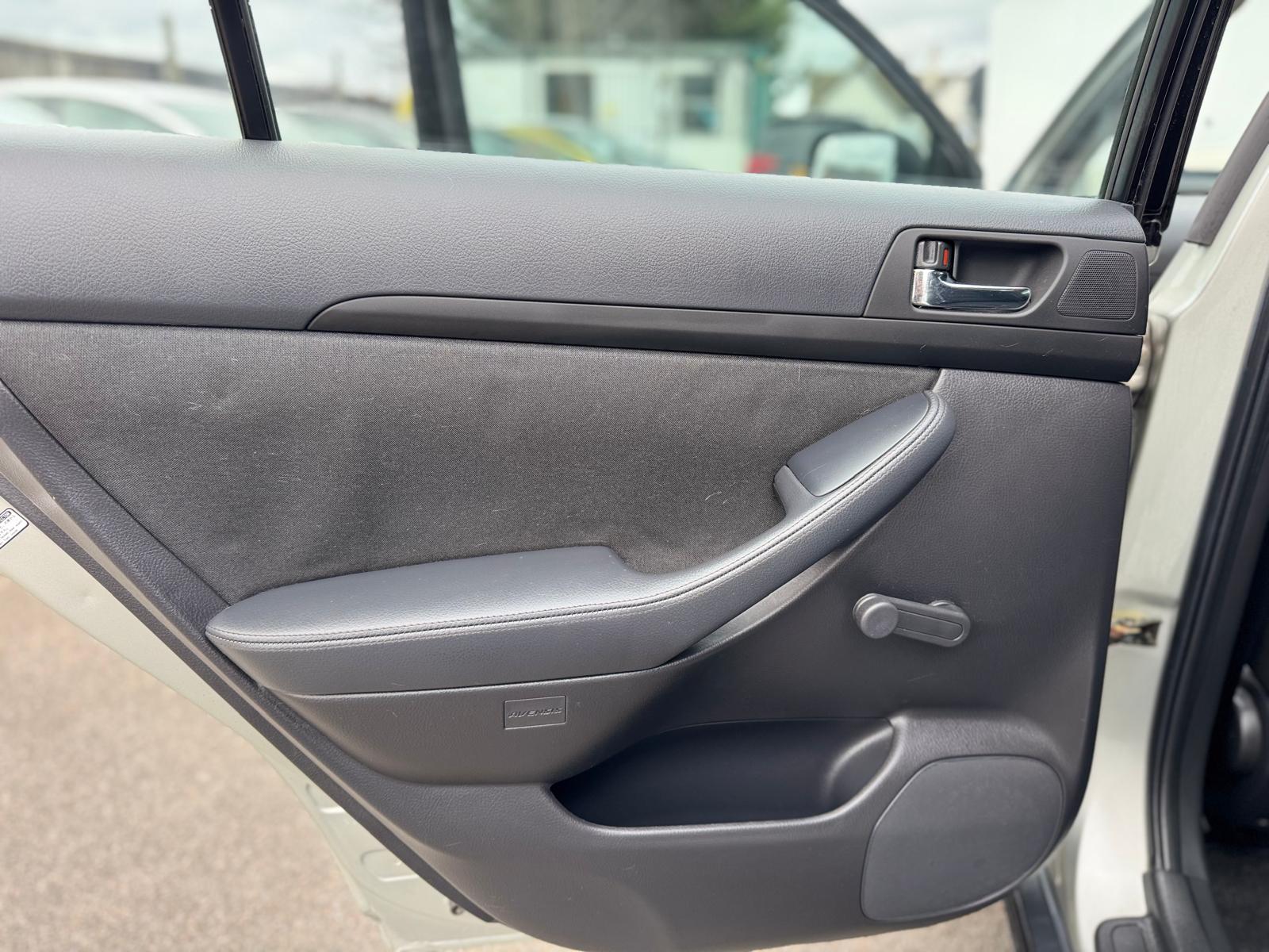 Toyota Avensis 1.8 VVT-i T2 5dr