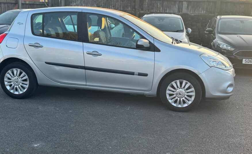 Renault Clio 1.2 I-Music Euro 5 5dr