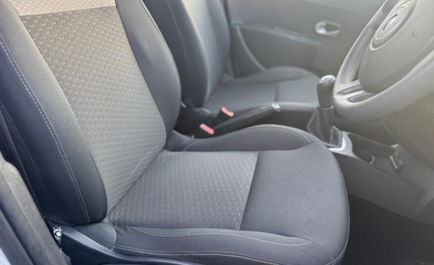 Renault Clio 1.2 I-Music Euro 5 5dr
