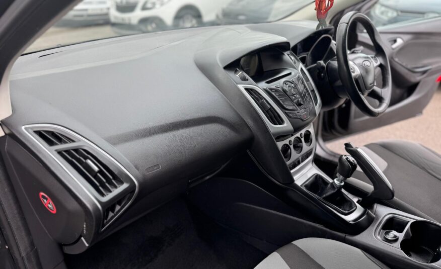 Ford Focus 1.6 TDCi Zetec Euro 5 (s/s) 5dr